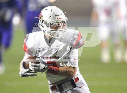 Thumbnail 2 in Farmersville vs. Pottsboro (UIL 3A Division 1 Region 2 Semifinal) photogallery.