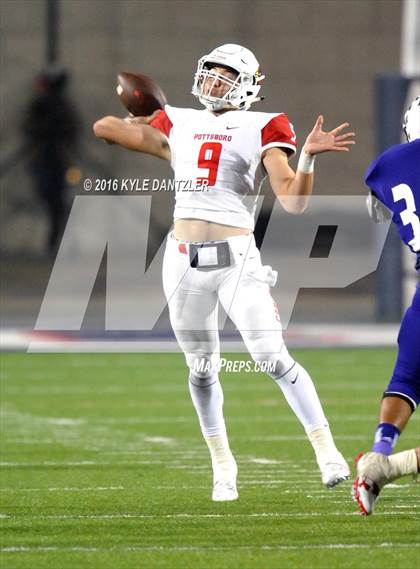 Thumbnail 1 in Farmersville vs. Pottsboro (UIL 3A Division 1 Region 2 Semifinal) photogallery.