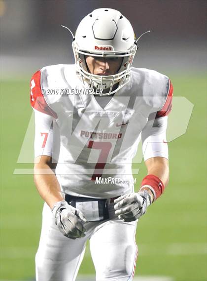 Thumbnail 3 in Farmersville vs. Pottsboro (UIL 3A Division 1 Region 2 Semifinal) photogallery.