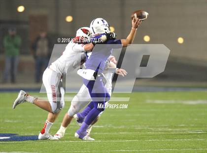 Thumbnail 3 in Farmersville vs. Pottsboro (UIL 3A Division 1 Region 2 Semifinal) photogallery.