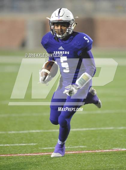 Thumbnail 2 in Farmersville vs. Pottsboro (UIL 3A Division 1 Region 2 Semifinal) photogallery.