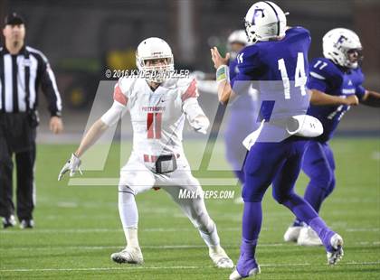 Thumbnail 3 in Farmersville vs. Pottsboro (UIL 3A Division 1 Region 2 Semifinal) photogallery.