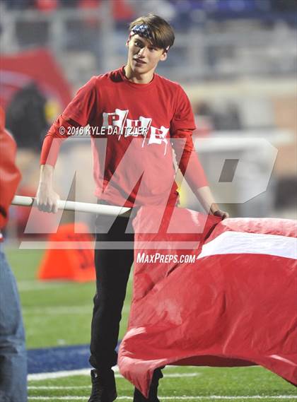 Thumbnail 1 in Farmersville vs. Pottsboro (UIL 3A Division 1 Region 2 Semifinal) photogallery.