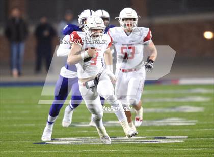 Thumbnail 2 in Farmersville vs. Pottsboro (UIL 3A Division 1 Region 2 Semifinal) photogallery.