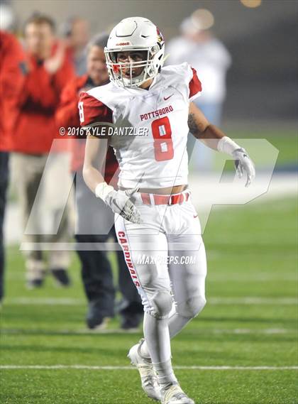 Thumbnail 3 in Farmersville vs. Pottsboro (UIL 3A Division 1 Region 2 Semifinal) photogallery.