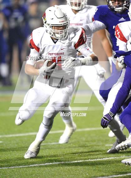 Thumbnail 3 in Farmersville vs. Pottsboro (UIL 3A Division 1 Region 2 Semifinal) photogallery.