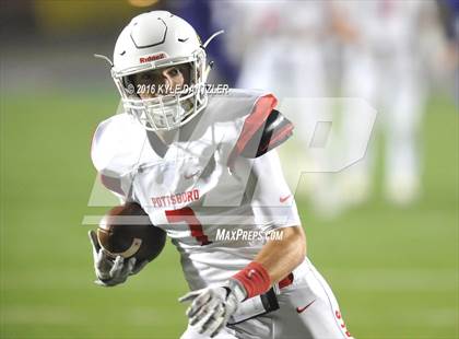 Thumbnail 1 in Farmersville vs. Pottsboro (UIL 3A Division 1 Region 2 Semifinal) photogallery.