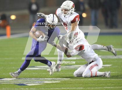 Thumbnail 1 in Farmersville vs. Pottsboro (UIL 3A Division 1 Region 2 Semifinal) photogallery.