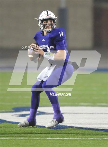 Thumbnail 2 in Farmersville vs. Pottsboro (UIL 3A Division 1 Region 2 Semifinal) photogallery.