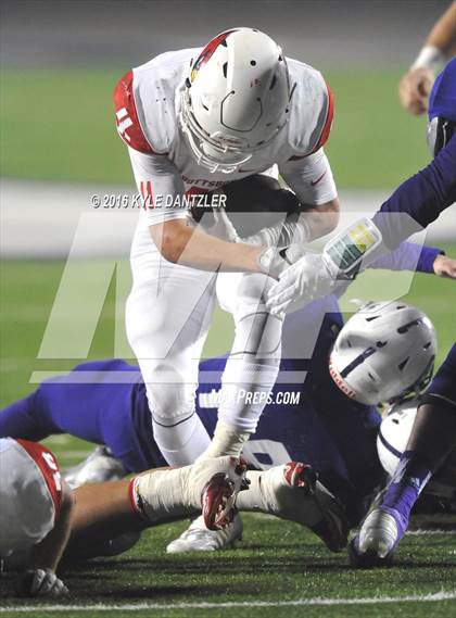 Thumbnail 3 in Farmersville vs. Pottsboro (UIL 3A Division 1 Region 2 Semifinal) photogallery.