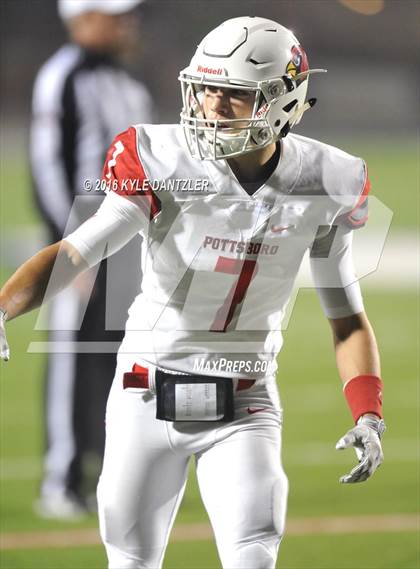 Thumbnail 1 in Farmersville vs. Pottsboro (UIL 3A Division 1 Region 2 Semifinal) photogallery.