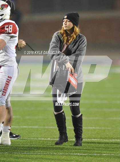 Thumbnail 1 in Farmersville vs. Pottsboro (UIL 3A Division 1 Region 2 Semifinal) photogallery.