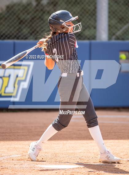 Thumbnail 2 in Foothills Christian vs. Fallbrook (CIF SDS Division 5 Finals) photogallery.