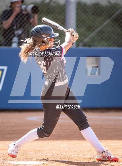 Thumbnail 2 in Foothills Christian vs. Fallbrook (CIF SDS Division 5 Finals) photogallery.