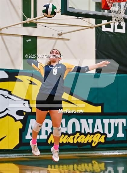 Thumbnail 2 in Rosemont @ Argonaut photogallery.