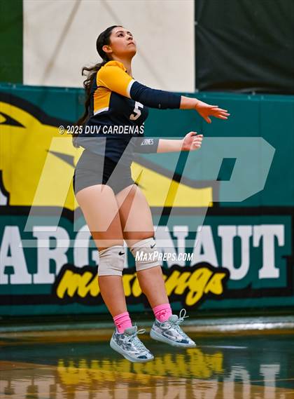 Thumbnail 3 in Rosemont @ Argonaut photogallery.