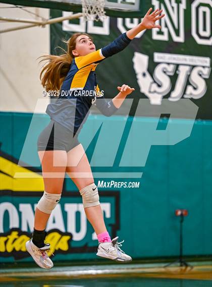 Thumbnail 2 in Rosemont @ Argonaut photogallery.