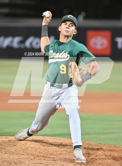 Thumbnail 1 in Saguaro vs. Canyon del Oro (AIA 4A Final) photogallery.