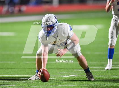 Thumbnail 2 in Randolph vs. Lago Vista (UIL 3A D1 Bi-District Playoff) photogallery.