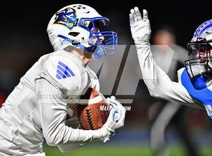 Thumbnail 1 in Randolph vs. Lago Vista (UIL 3A D1 Bi-District Playoff) photogallery.