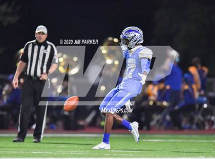 Thumbnail 1 in Randolph vs. Lago Vista (UIL 3A D1 Bi-District Playoff) photogallery.