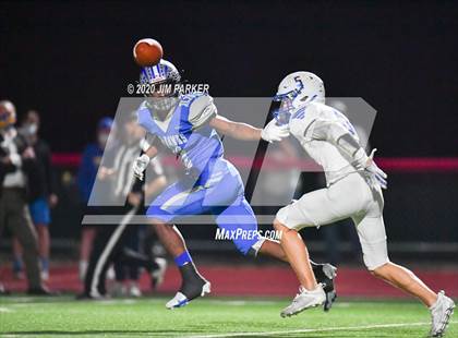 Thumbnail 3 in Randolph vs. Lago Vista (UIL 3A D1 Bi-District Playoff) photogallery.