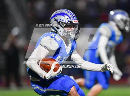 Thumbnail 3 in Randolph vs. Lago Vista (UIL 3A D1 Bi-District Playoff) photogallery.
