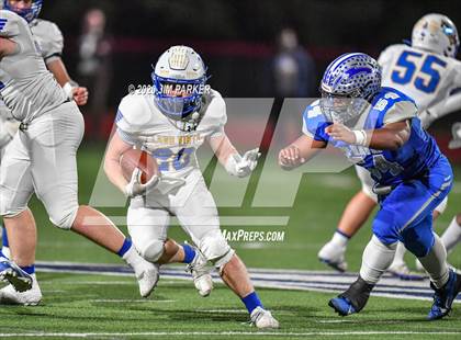 Thumbnail 3 in Randolph vs. Lago Vista (UIL 3A D1 Bi-District Playoff) photogallery.
