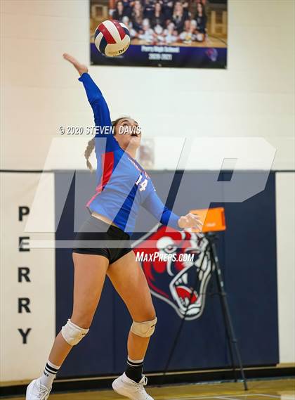 Thumbnail 2 in Mountain View @ Perry (AIA 6A Semifinal) photogallery.