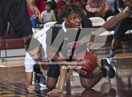 Thumbnail 2 in White Plains vs Mt. Vernon (Section 1 Class AA First Round) photogallery.