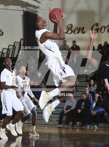 Thumbnail 3 in White Plains vs Mt. Vernon (Section 1 Class AA First Round) photogallery.