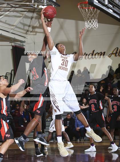 Thumbnail 3 in White Plains vs Mt. Vernon (Section 1 Class AA First Round) photogallery.