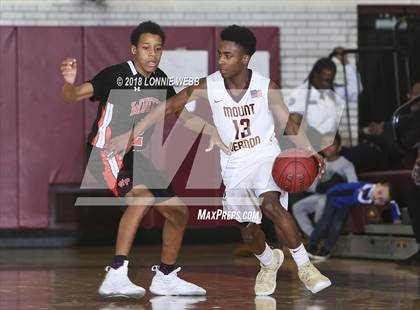 Thumbnail 3 in White Plains vs Mt. Vernon (Section 1 Class AA First Round) photogallery.