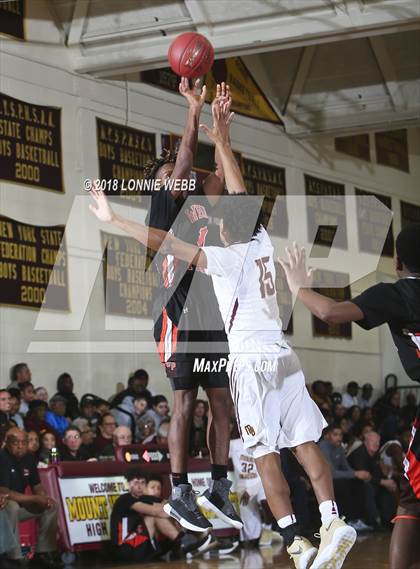 Thumbnail 1 in White Plains vs Mt. Vernon (Section 1 Class AA First Round) photogallery.