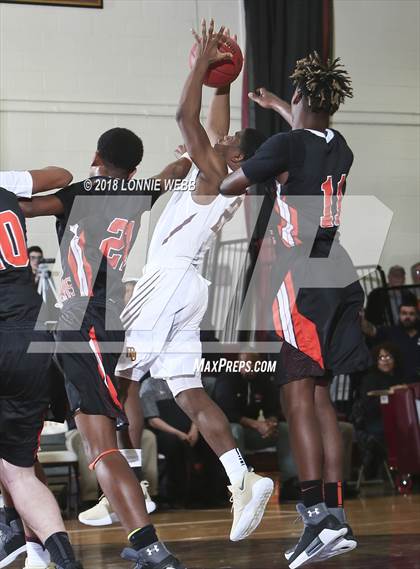 Thumbnail 2 in White Plains vs Mt. Vernon (Section 1 Class AA First Round) photogallery.