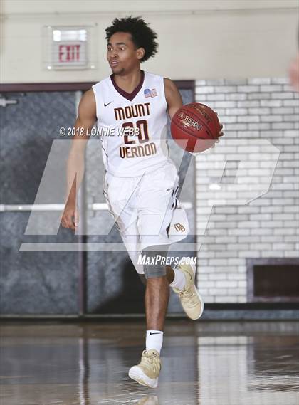 Thumbnail 3 in White Plains vs Mt. Vernon (Section 1 Class AA First Round) photogallery.