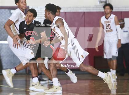 Thumbnail 2 in White Plains vs Mt. Vernon (Section 1 Class AA First Round) photogallery.