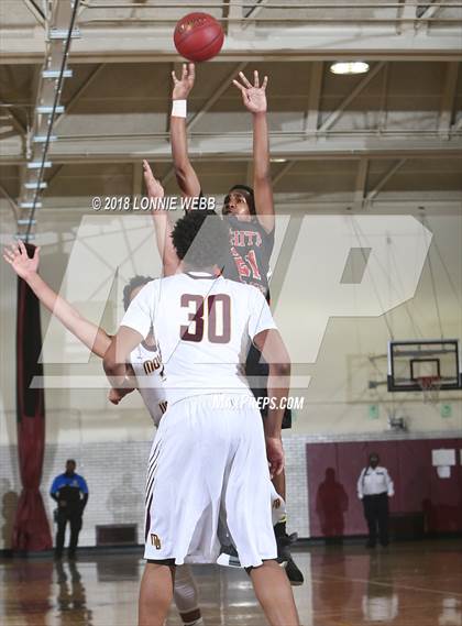 Thumbnail 2 in White Plains vs Mt. Vernon (Section 1 Class AA First Round) photogallery.