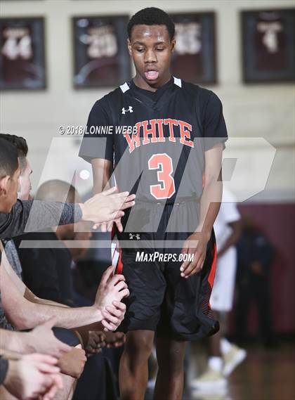 Thumbnail 3 in White Plains vs Mt. Vernon (Section 1 Class AA First Round) photogallery.