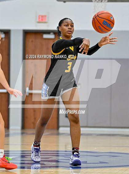 Thumbnail 1 in Fort Wayne Snider vs Charlestown (IBCA / IHSAA Showcase) photogallery.