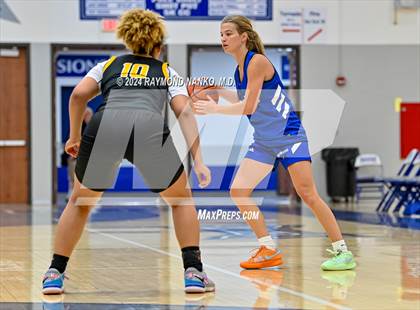 Thumbnail 2 in Fort Wayne Snider vs Charlestown (IBCA / IHSAA Showcase) photogallery.