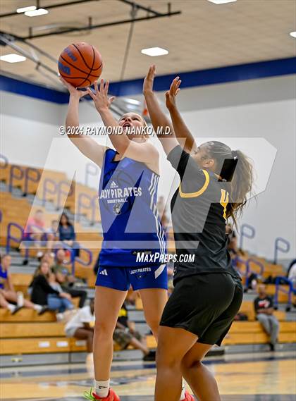 Thumbnail 3 in Fort Wayne Snider vs Charlestown (IBCA / IHSAA Showcase) photogallery.
