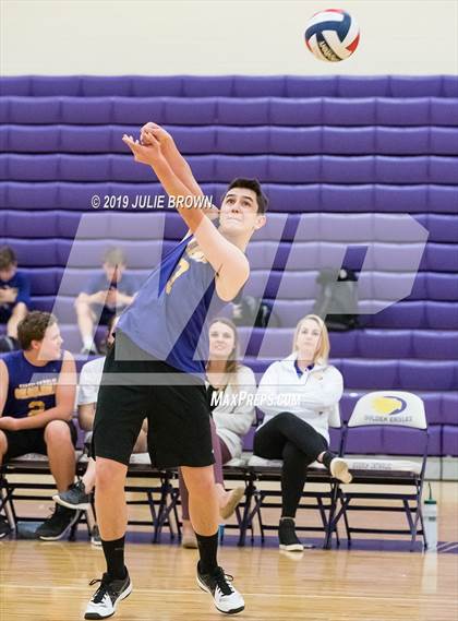 Thumbnail 1 in North Central @ Guerin Catholic photogallery.