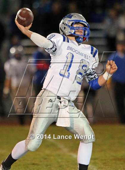 Thumbnail 3 in Dakota Ridge vs. Broomfield (CHSAA 4A 1st Round) photogallery.