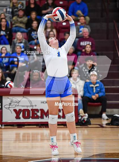 Thumbnail 1 in Mumford vs Thorndale (UIL 2A Region IV Bi-District Playoff) photogallery.