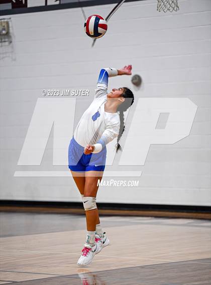 Thumbnail 1 in Mumford vs Thorndale (UIL 2A Region IV Bi-District Playoff) photogallery.