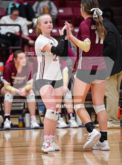 Thumbnail 1 in Mumford vs Thorndale (UIL 2A Region IV Bi-District Playoff) photogallery.