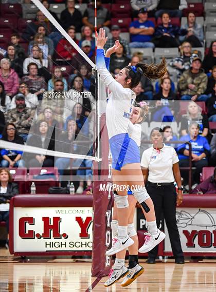 Thumbnail 2 in Mumford vs Thorndale (UIL 2A Region IV Bi-District Playoff) photogallery.