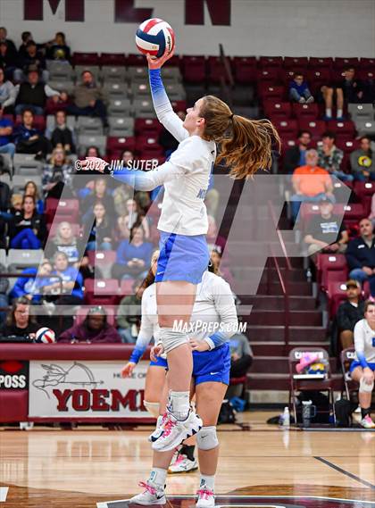 Thumbnail 2 in Mumford vs Thorndale (UIL 2A Region IV Bi-District Playoff) photogallery.