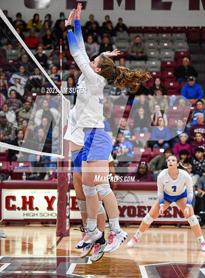 Thumbnail 3 in Mumford vs Thorndale (UIL 2A Region IV Bi-District Playoff) photogallery.